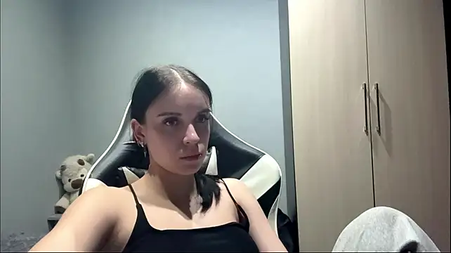 Hisaky live cam on StripChat