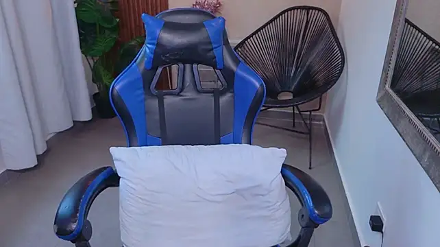 kenya--buhle (F young) - Orgasm with my fucking machine