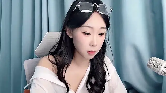 diudiu622 live cam on StripChat
