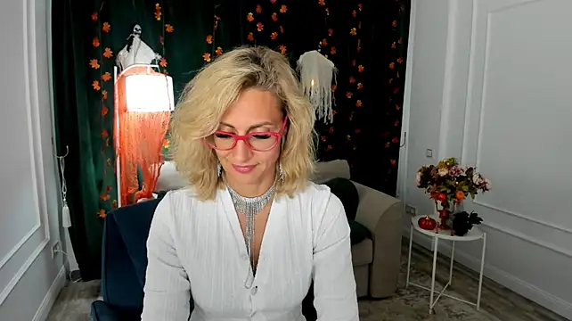 MuseOfStage live cam on StripChat