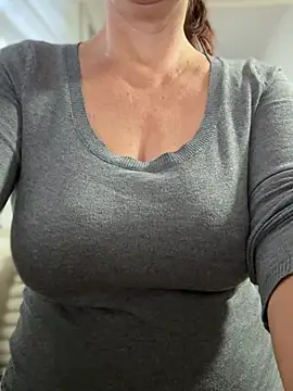 sweetmystery1 live cam on StripChat
