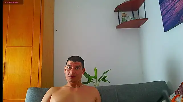 Scarlett_Queenn_ live cam on StripChat