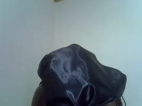sweetgirlriri live cam on StripChat