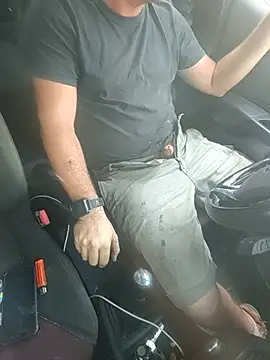 WadedGuzzling webcam
