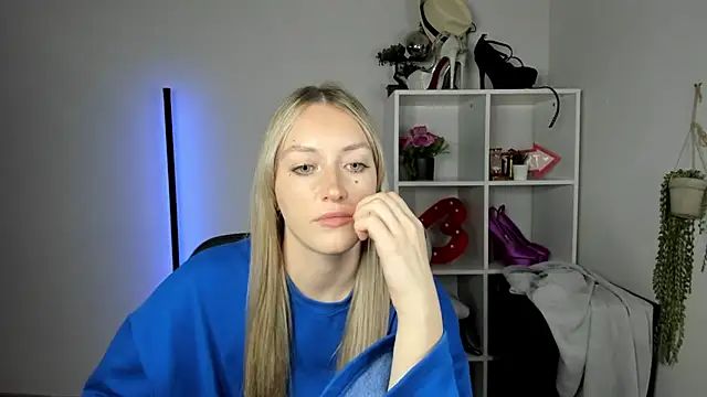 EvelynBlond