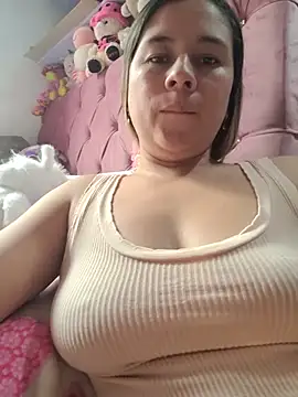 selena_gomez2 live cam on StripChat