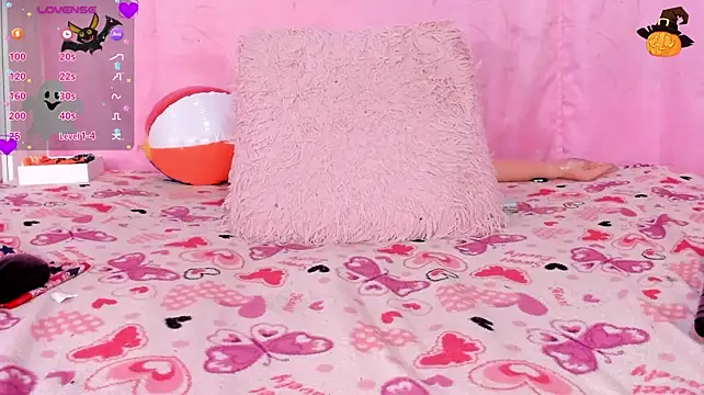 LyndaZoe live cam on StripChat