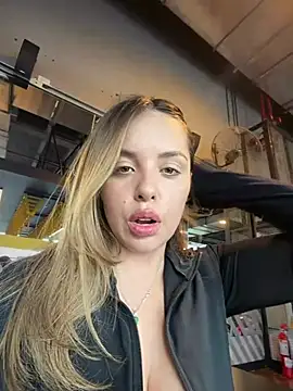 Alirawrz live sex cam