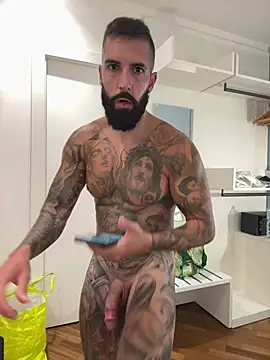 Gioeltoro89 live sex cam