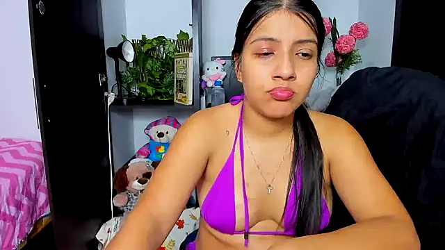 zara_cute live cam on StripChat