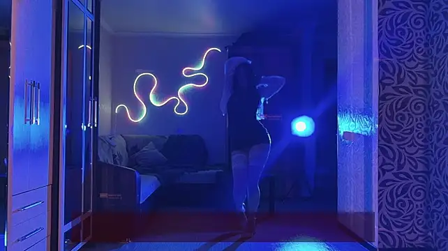velourrra (F teen) - oil show