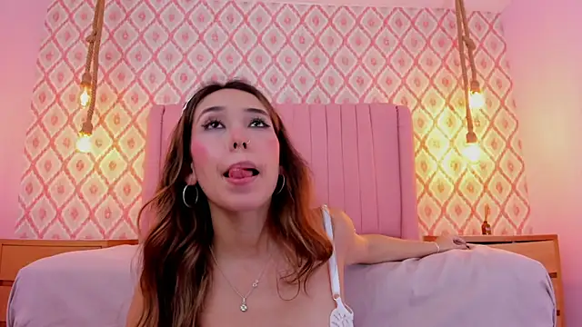 HANA_RUSSO live cam on StripChat