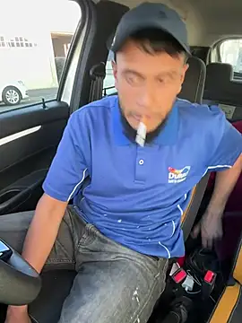 Smallboybigworld live cam on StripChat