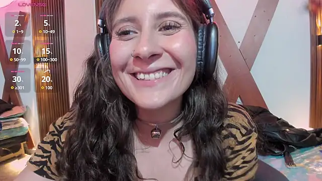 nina_daft live cam on StripChat