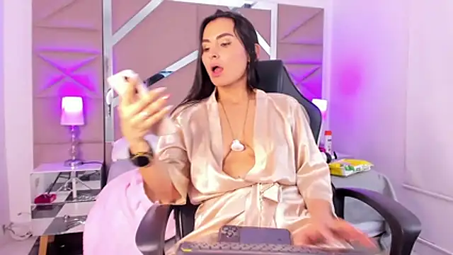 velvetlunaa_ live cam on StripChat