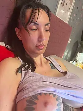 KiraRebyt live cam on StripChat