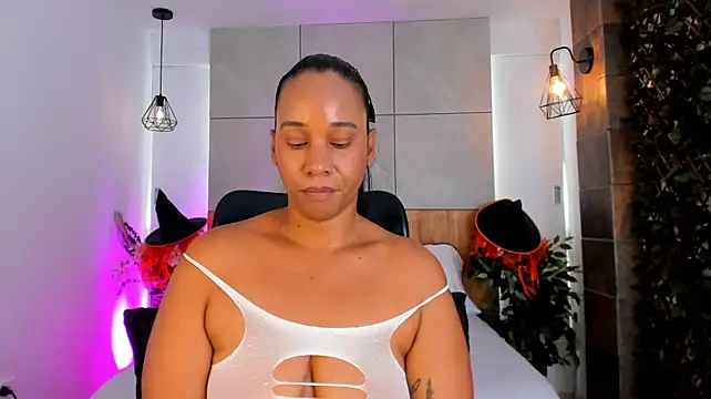 EbonyHorrny