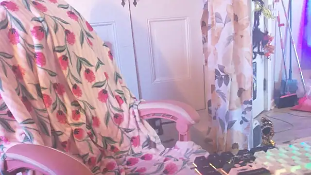 nastydianastrips