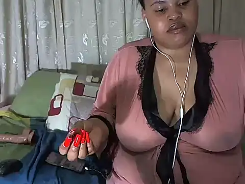 CaramelBootyxx01