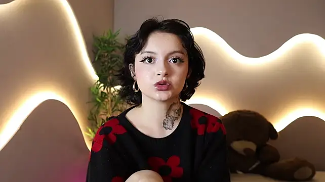 _EmilyRouge_ live cam on StripChat