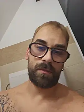 Ilbiondomisterioso92 live cam on StripChat