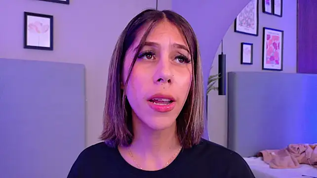 ZoeyPetit live sex cam