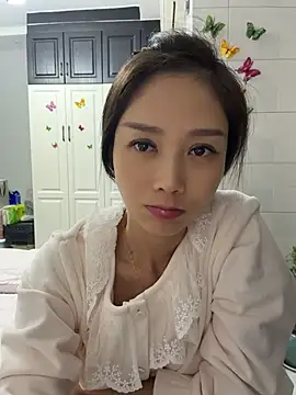 yuanpu0925 live cam on StripChat
