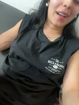 Belle_Lea live cam on StripChat