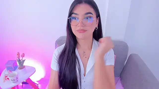 RoseCassie live cam on StripChat