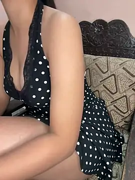 Curvey_Girl live cam on StripChat