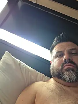 Roddog18 live cam on StripChat