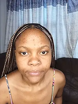 BabeShantel09 live cam on StripChat