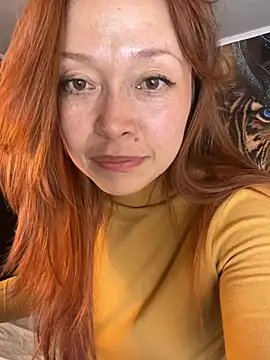 Briana_Off live cam on StripChat