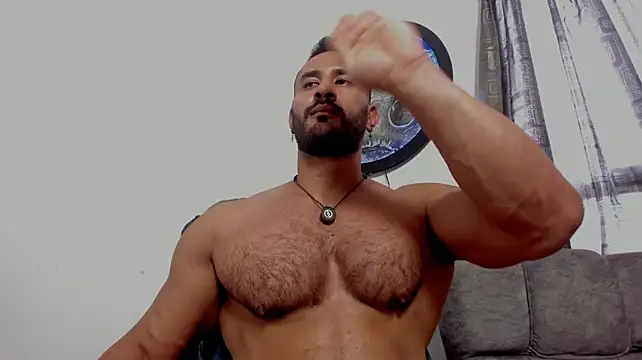 curt_xxx live cam on StripChat