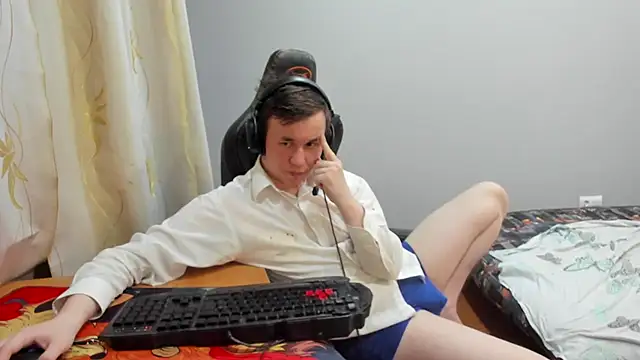 iliaskrislove live cam on StripChat