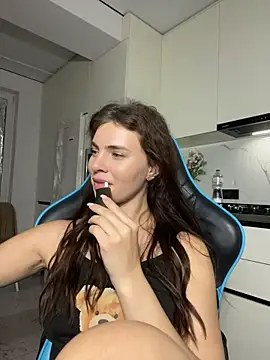 CurlyLara