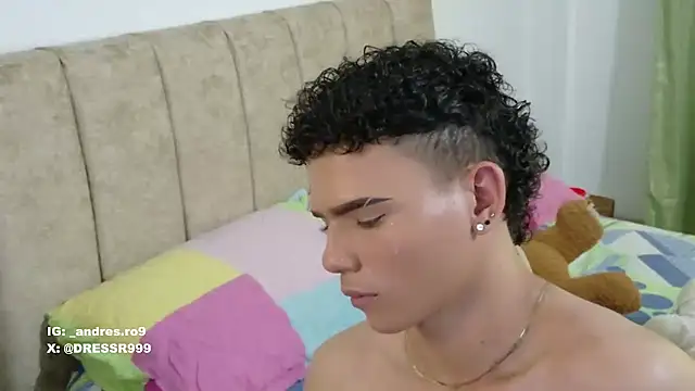 sebascuterouss live cam on StripChat