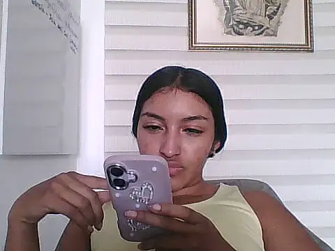 ScarlettBella_