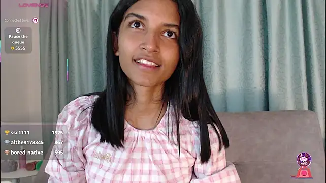 YuliethPetite live cam on StripChat