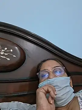 sweetyashu live cam on StripChat