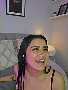 Emilyy_ live cam on StripChat