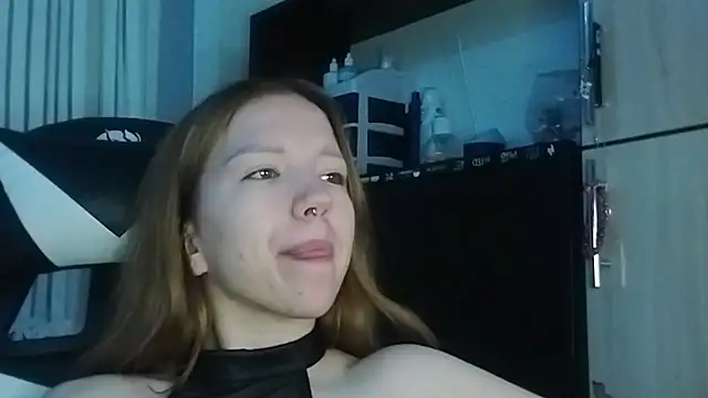 Moomlife live cam on StripChat