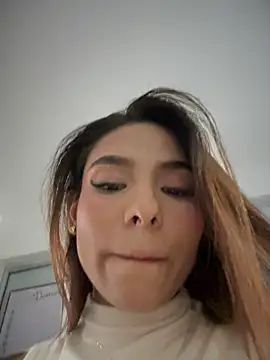 amira_cute2 live sex cam