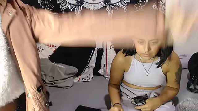emily_n_abby webcam