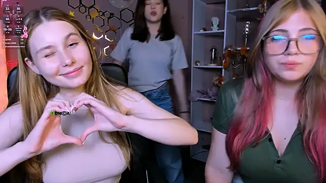 hanna_kiss3 (G teen) - flash tits