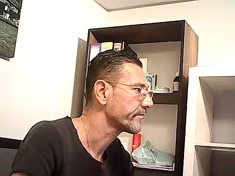 mastercharisma35 (Ask my age) - like ??? like for tips pls. ı am stan up