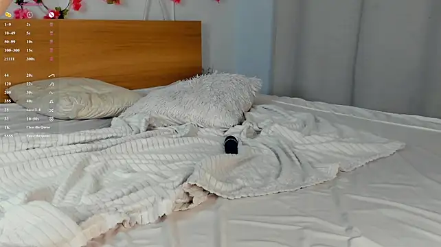 cleotildepiel (F teen) - rub my clit while last tipper controlsme