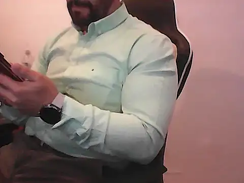 Yorel1109- live cam on StripChat