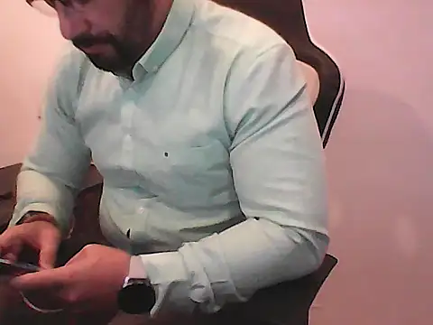 Yorel1109- live cam on StripChat