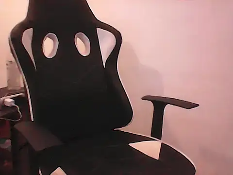 Yorel1109- live cam on StripChat